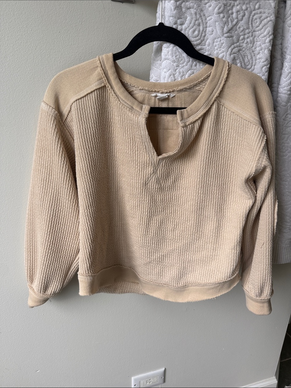Cozy Beige Ribbed Pullover Sweatshirt Neutral XS